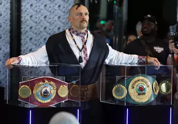 Oleksandr Usyk sammelt 1 Million Dollar ...