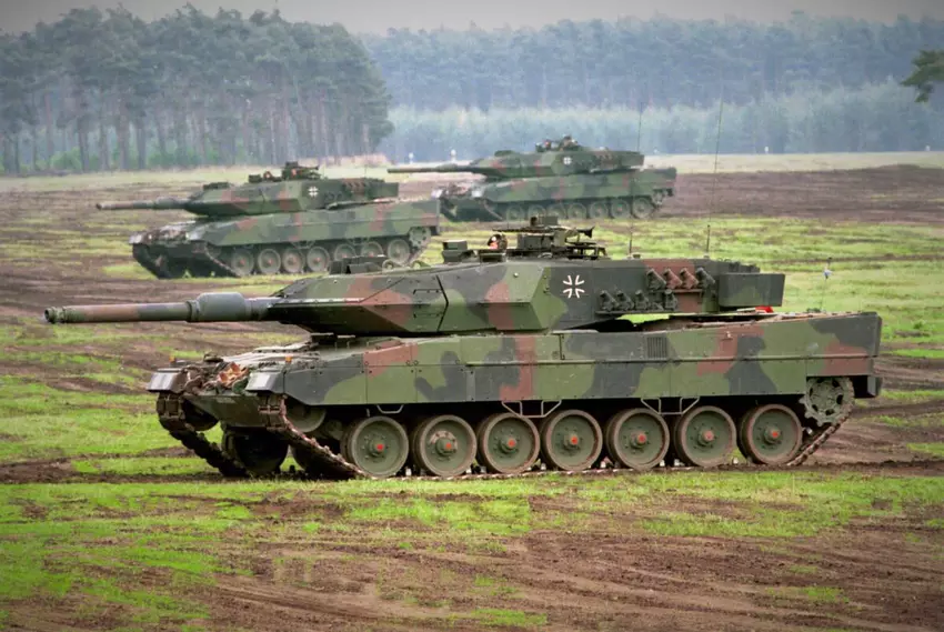 Die von Spanien übergebenen Leopard 2-Panzer sind auf dem Weg in die Ukraine - sie werden in sechs Tagen eintreffen