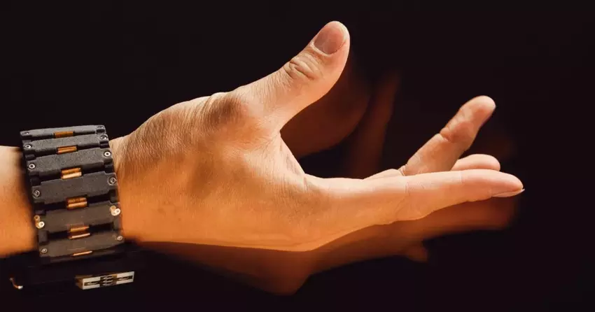 Meta zeigt einen Prototyp eines Armbands ohne Bildschirm, das "Körpersprache" erkennt