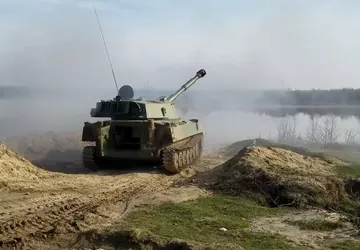 Die polnische Panzerartillerie Goździk wurde von ...