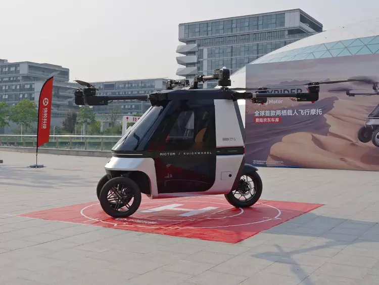 Fliegendes Dreirad Kuickwheel Skyrider X6 wurde ...