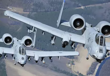 Die legendären A-10 Thunderbolt II Kampfflugzeuge ...