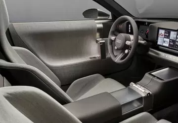 Audis Chefdesigner möchte auf große Bildschirme ...