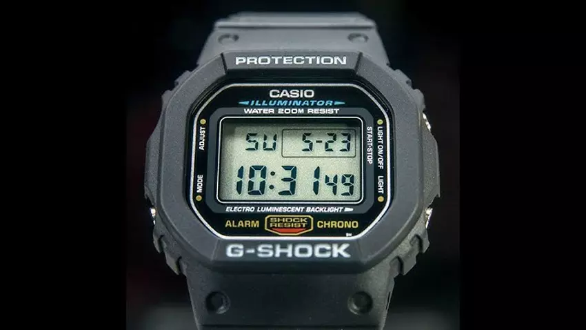 Die Aktualisierung einer Legende: Die moderne Version der legendären DW-5000C aus dem Jahr 1983, die Casio G-Shock DW-5000R-1AJF, kommt auf den Markt.