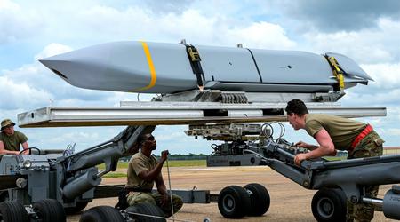 Die USA erwägen, der Ukraine AGM-158 JASSM-Raketen für F-16-Flugzeuge mit einer Reichweite von 370 bis 980 Kilometern zur Verfügung zu stellen.