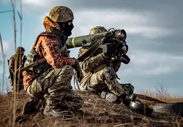 Tausende von Stinger, Javelin, Switchblade und ...