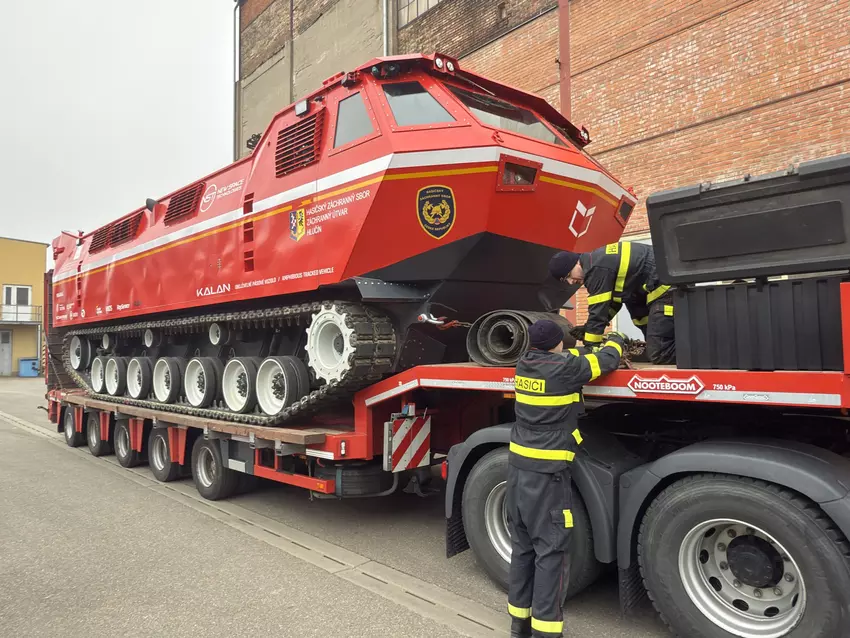 Tschechische Republik testet neues Amphibienfahrzeug KALAN als Ersatz für das sowjetische PTS