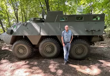 Die AFU setzt ein seltenes gepanzertes ...