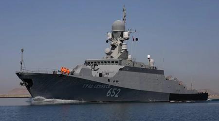 DIU trifft Kalibriv-Trägerschiff mit einem kombinierten Drohnenangriff
