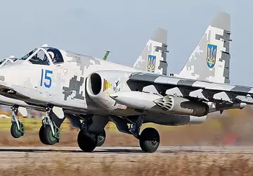 Ukrainische Su-25 für französische Hammer-Bomben angepasst