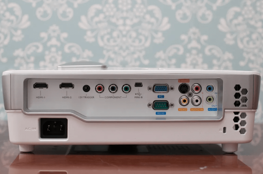 BenQ W1070 vs BenQ W1080ST