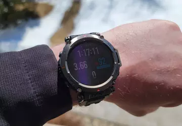 Die Amazfit T-Rex Ultra Smartwatch hat ...
