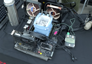 Intels Sapphire Xeon-Chip der 16-Kern-Generation übertaktet ...