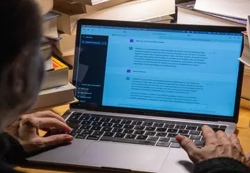 "Drei Gesetze der Robotik": Großbritannien beginnt ...