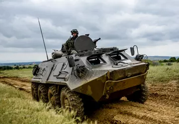 Bulgarien darf 100 gepanzerte Mannschaftstransportwagen an ...