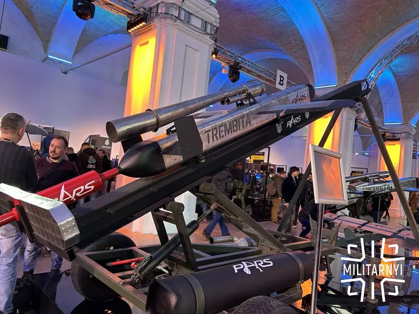 Trembita-Marschflugkörper auf der Verteidigungsmesse