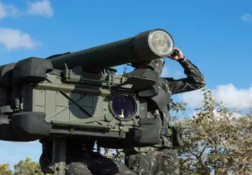 Ukraine erhält lasergesteuerte Flugabwehrsysteme RBS 70 ...