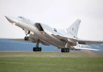 Eine Drohne griff einen 215 Kilometer ...