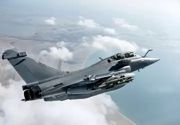 Frankreich wird 42 Kampfflugzeuge vom Typ ...