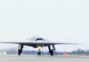 Russland entwickelt die Okhotnik-Angriffsdrohne mit Kh-59MK2 ...