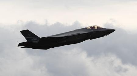 Polnischer Pilot hebt zum ersten Mal eine F-35 in die Luft