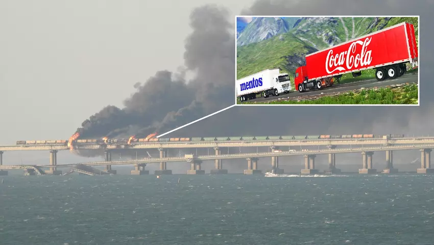 Geburtstagsgeschenk für Putin: Nach der Explosion auf der Krim-Brücke stürzte die Fahrbahn ein, und auf den Gleisen brach ein Feuer aus