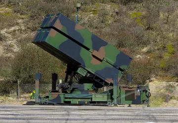 Nicht nur HIMARS aus Holz: Die ...