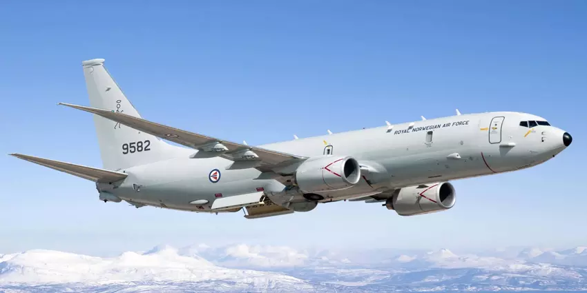 Britische Boeing RC-135M Rivet Joint oder P8 Poseidon Flugzeuge können Schiffe mit ukrainischem Getreide eskortieren