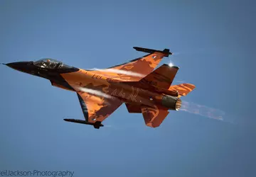 Ukrainische Piloten beginnen Training auf US-Kampfflugzeugen ...