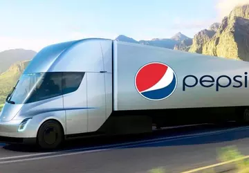 Tesla Semi Trucks mit Pepsi-Soda kommen ...