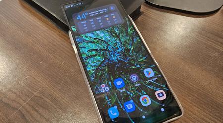 Motorola zeigt auf dem MWC 2023 das Konzept-Smartphone Rizr Rollable mit ausfahrbarem Display