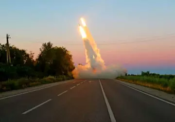 Ukrainische Hacker benutzten gefälschte Konten attraktiver ...