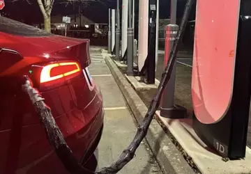 Tesla führt Vandalismusschutz an Supercharger-Stationen ein