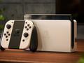 post_big/oled-model-photo-01.jpg
