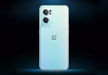 OnePlus Nord CE 2 vor der ...