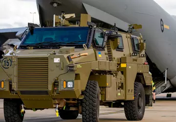 Gepanzerte Bushmaster-Fahrzeuge, M113-Schützenpanzer und medizinische Ausrüstung: ...