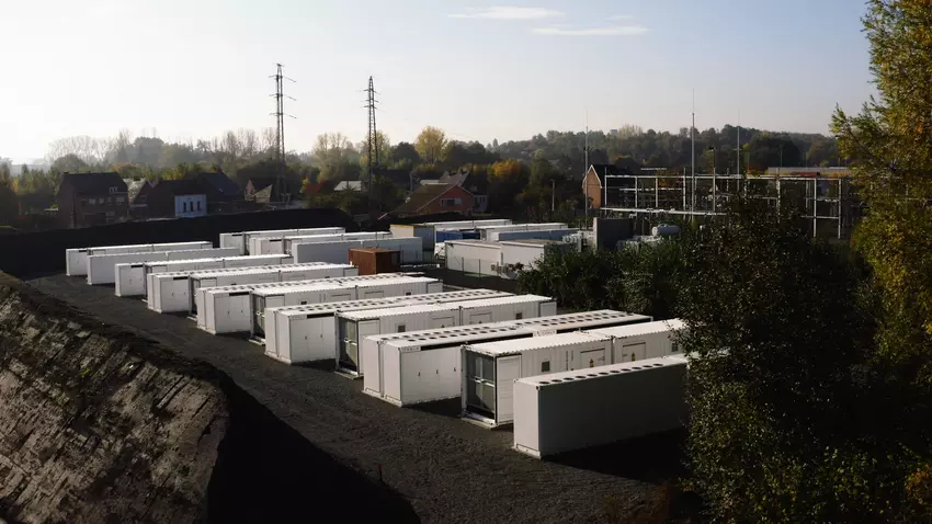 Tesla Energy stellte den größten Megapack-Speicher in Kontinentaleuropa vor - er hat eine Kapazität von 100 MWh und wird einen 70 Jahre alten Turbinengenerator aus dem Zweiten Weltkrieg ersetzen