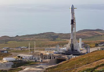 SpaceX bricht den Start der Falcon ...