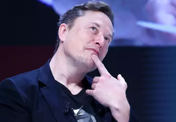 Musk hat nicht gescherzt: Er ist ...