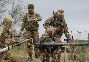 An der Front sind bereits bulgarische ...