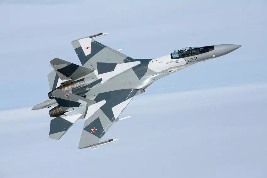 Minus $18.000.000: Die ukrainische Luftabwehr hat einen russischen Su-35-Kampfjet abgeschossen