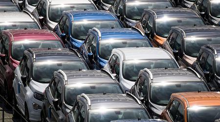 Tausende von Autos stecken im EU-Hafen aufgrund von Trumps Zöllen