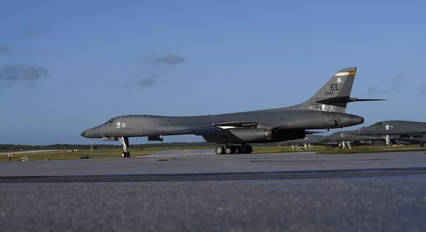 Die USA setzen zum ersten Mal strategische Überschallbomber vom Typ Rockwell B-1B Lancer in Schweden ein