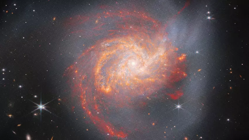 James Webb hat die Galaxie NGC 3256 fotografiert, die vor 500 Millionen Jahren durch die Kollision zweier anderer Galaxien entstanden ist
