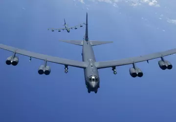 Strategische B-52 Stratofortress-Jets übten Bombardierungstaktiken im ...