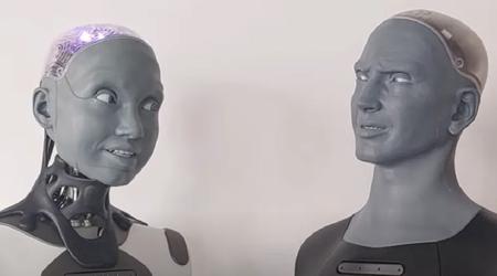 Es ist wie bei den Menschen: Ein weiblicher Roboter hat einen männlichen Roboter wegen eines schlechten Witzes beleidigt.