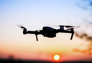 Beeindruckendes Video: Ukrainischer Drohnenbetreiber demonstriert phänomenale ...