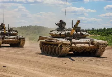 Ein ukrainischer T-64BV schoss aus nächster ...