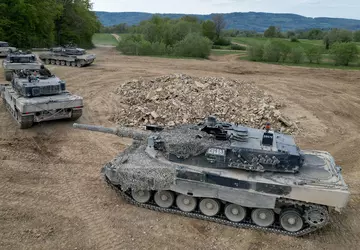 Die Schweiz verkauft 25 deutsche Leopard ...