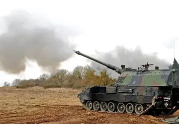 Der Spiegel: Deutsche Panzerhaubitze 2000 scheitert ...